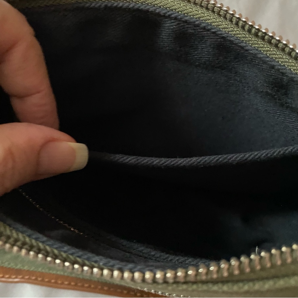 Brandy Melville green canvas shoulder bag with chain and leather strap - Picture 8 of 16